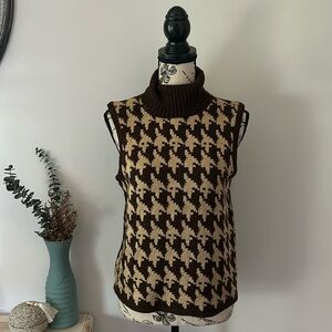 Vintage Brown and Cream Houndstooth Turtleneck Sweater